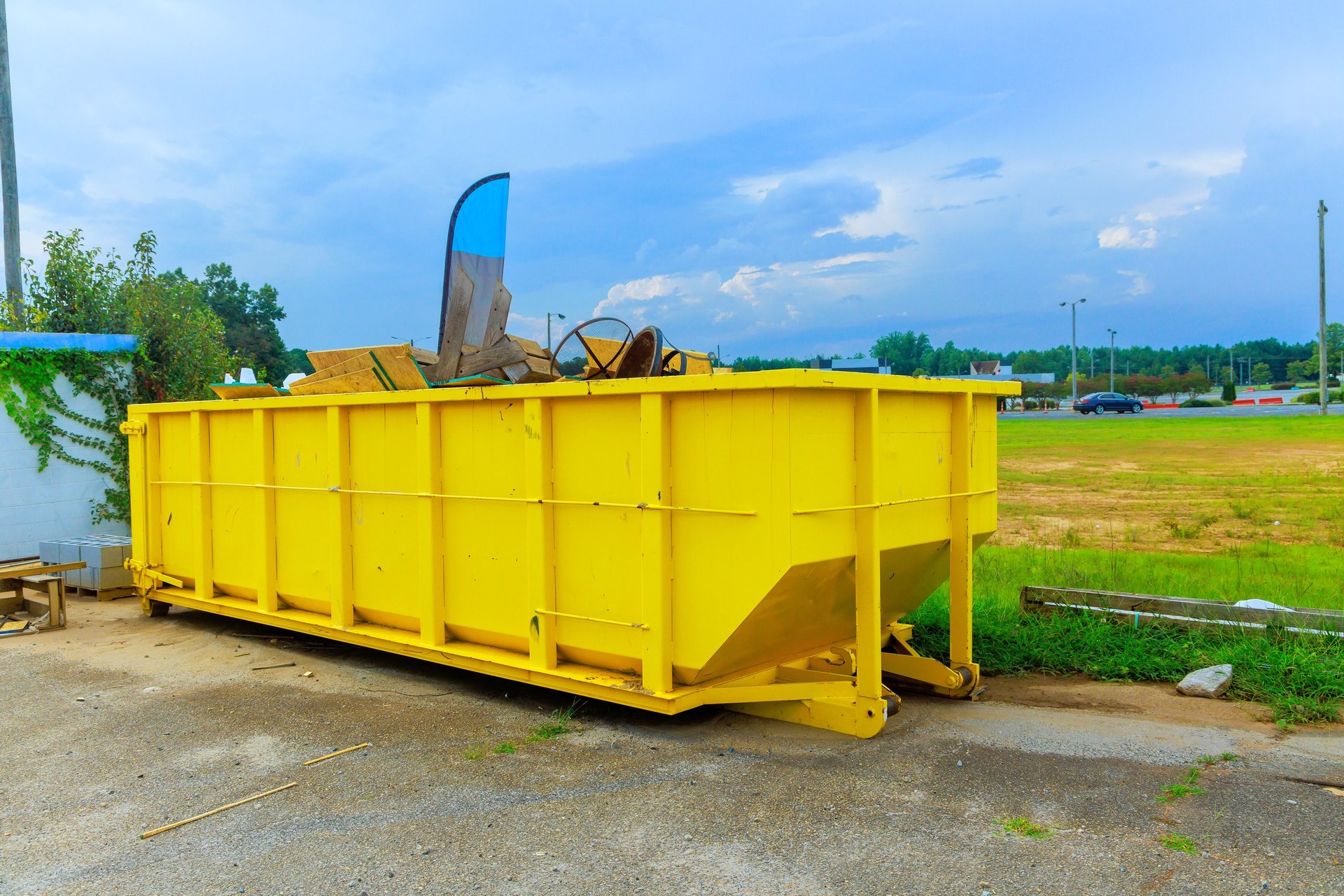 Construction site dumpsters for waste management